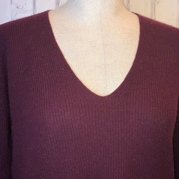 Madewell Maroon oversize v-neck sweater. Small - Picture 2 of 8